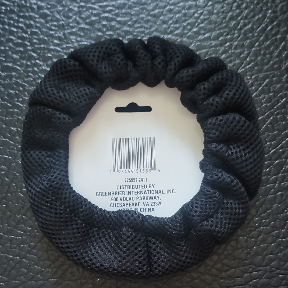 Driver's Choice Black Steering Wheel Cover - Picture 2 of 3